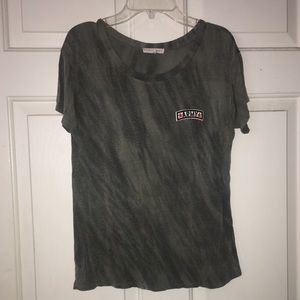 Plain tee with army patch
